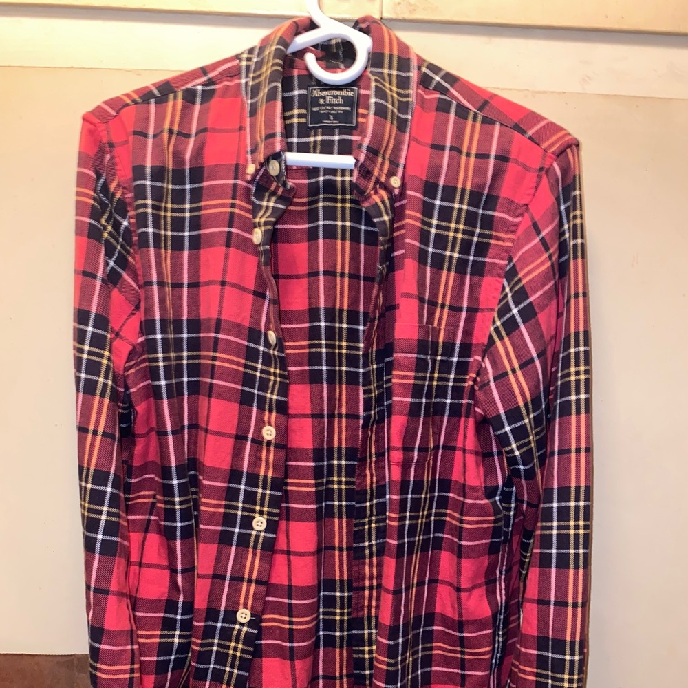 Abercrombie & Fitch shirt size: small  used